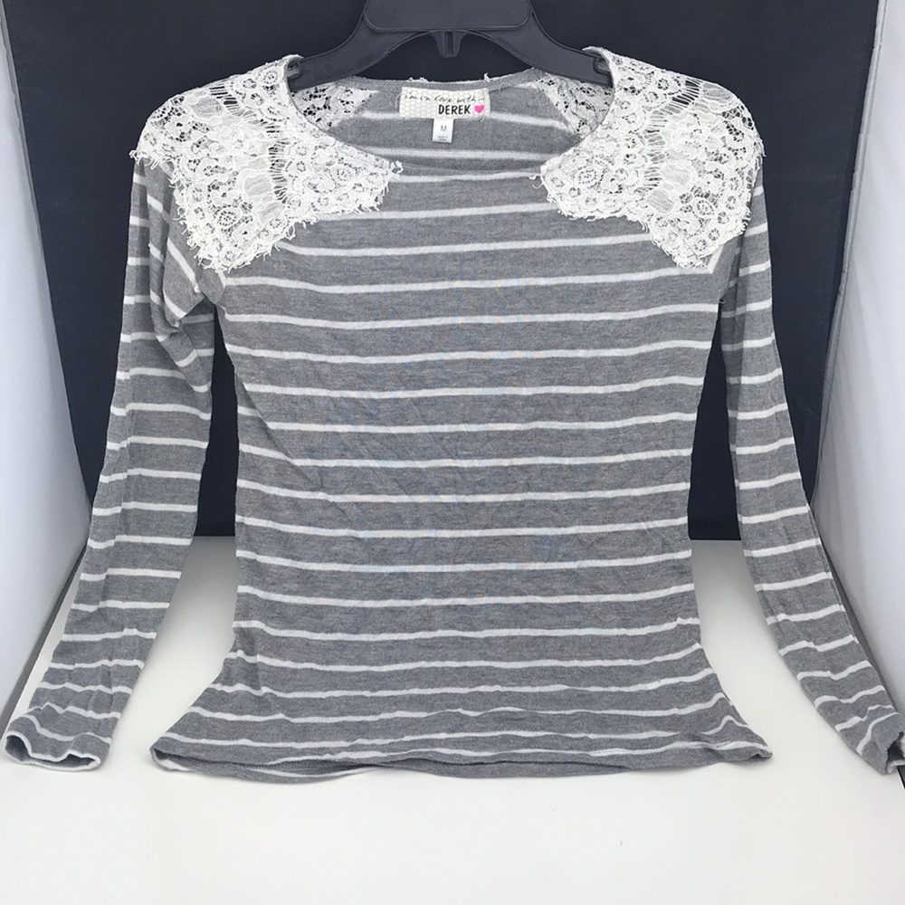 Derek Heart size M lace detail top